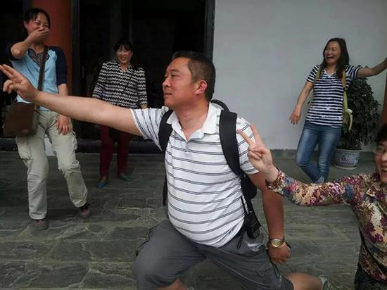 劉浩幾十年來(lái)歷經(jīng)磨難，唯一的生活訣竅就是樂(lè)觀向上。