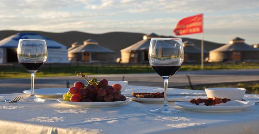 沙恩國際莊園攜手2018圣牧杯國誼賽暨首屆烏蘭布和沙漠沙產業博覽會新聞發布