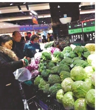 大雪突降,長江日報記者探訪各行各業從容應對,武漢迎來瑞雪豐年