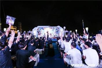 點擊圖片翻頁 多形式調(diào)動用戶情感,CF十周年火線盛典成功背后的整合營銷打法