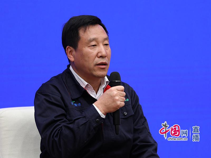 新聞辦就“改革開放與中國高技能人才隊伍建設”舉行中外記者見面會