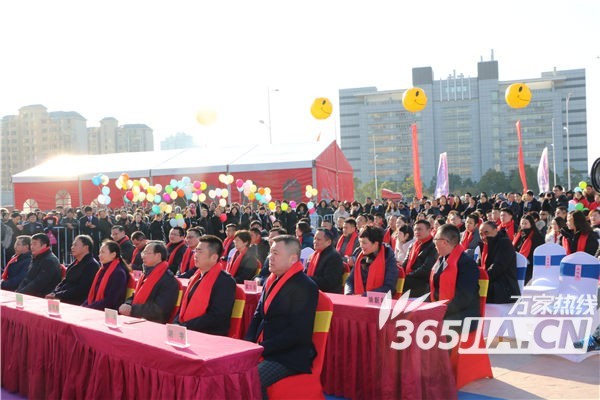 合肥百大集團首家奧萊店開業