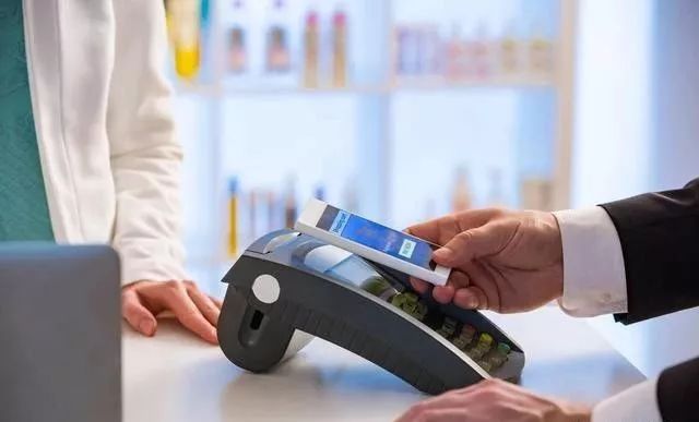 咸陽女大學生70余平臺貸款欠20多萬，父母年收入僅4萬