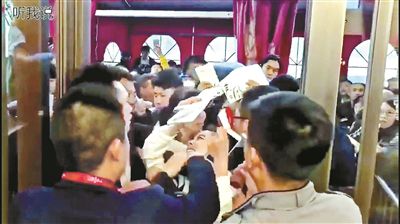 三城多個(gè)新盤“日光”: 背后是房價(jià)下調(diào)和過度營銷