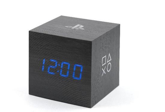 索尼中國(guó)真營(yíng)銷(xiāo)鬼才 PS4PRO春節(jié)賀歲禮盒套裝居然送鐘