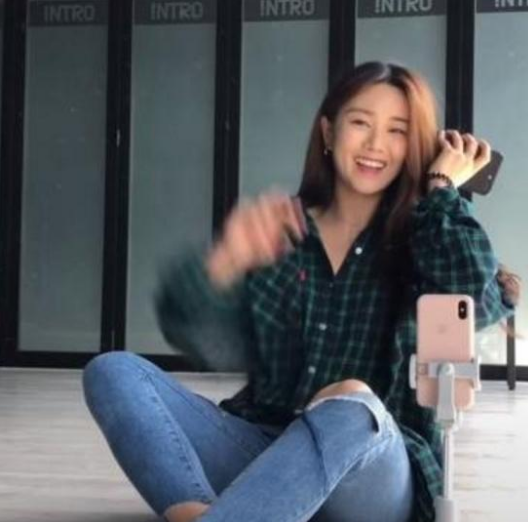 拿下年度女主播榜首 單月吸粉700萬 張禾禾現(xiàn)在是抖音一姐了？