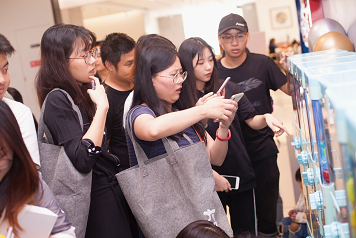 打開新世界，TCL37周年慶玩轉(zhuǎn)年輕化營銷！