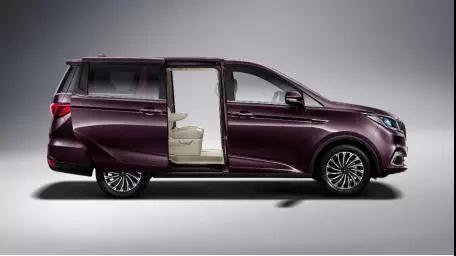 不到10萬起,座艙品質不輸埃爾法,歐尚科尚最強高端商旅MPV上市