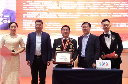 谷老爺子被譽為“中原活雷鋒” 谷老爺子被譽為“中原活雷鋒”