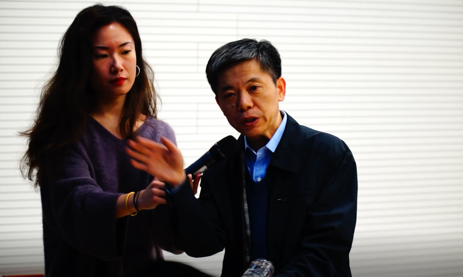 春節前這場衛健委發布會有多火:主席臺記者席全坐滿 專家拿礦泉水瓶現場“