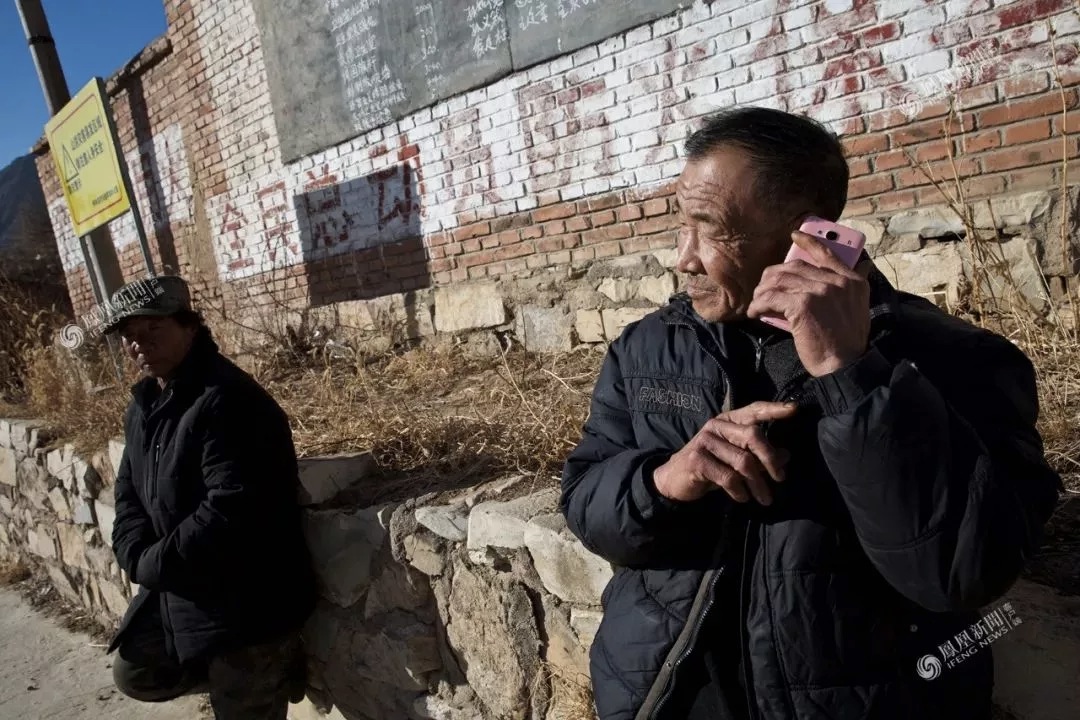 專訪《啥是佩奇》導演：為何選那位大爺？為何用鼓風機？