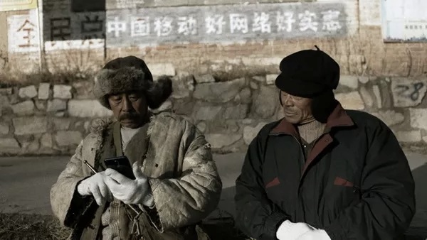 專訪《啥是佩奇》導演：為何選那位大爺？為何用鼓風機？