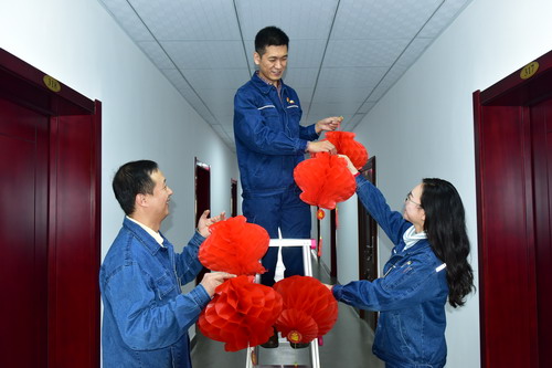 天南地北石油人:實干開新局 平安迎新春