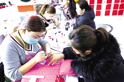 年關至 春節經濟“火”起來