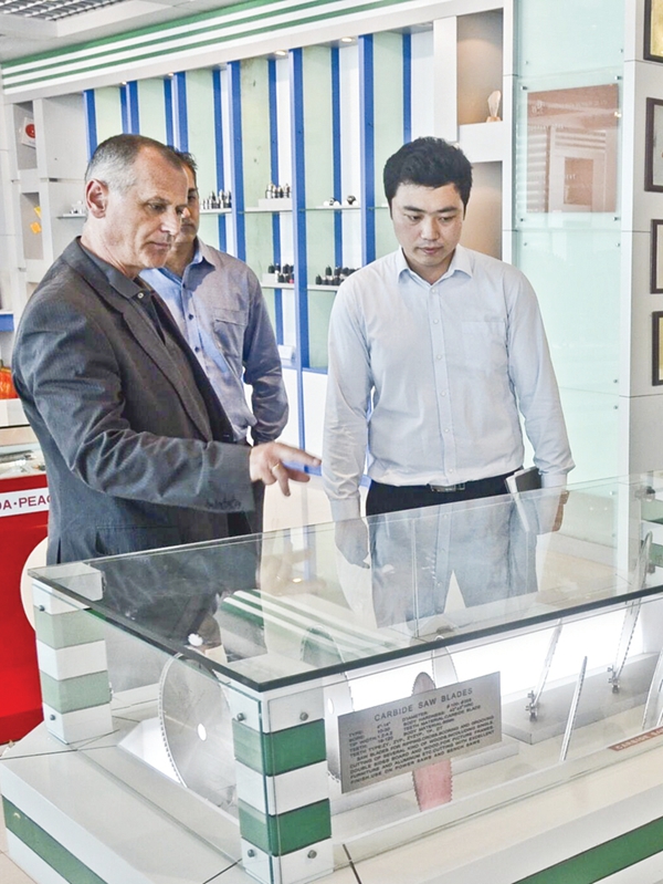 為了夢想 我們都在努力奔跑