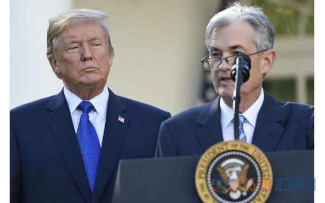 美聯儲官方在一份聲明中表示，主席鮑威爾與總統特朗普在白宮共進“非正式晚宴”，以探討近期最新的經濟現況，并對未來的經濟增長、就業和通脹領域狀況給出前瞻。晚宴共持續90分鐘，美聯儲副主席克拉里達和財政部長努欽也一同在場。在座嘉賓享用了牛排等食物。