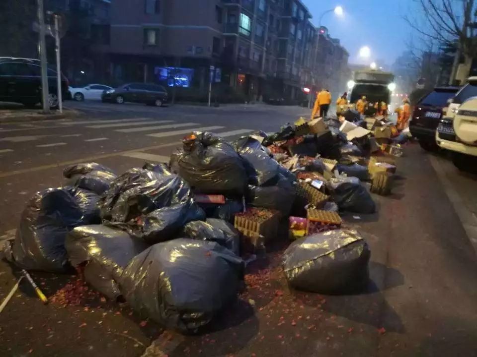 燃放煙花爆竹污染有圖為證:大連除夕夜PM2.5飆升