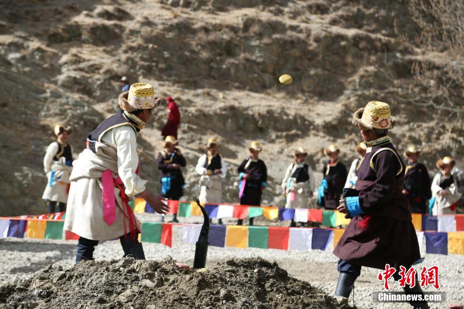藏歷新年 西藏“吐蕃故里”上演古老傳統體育“鬧”新年