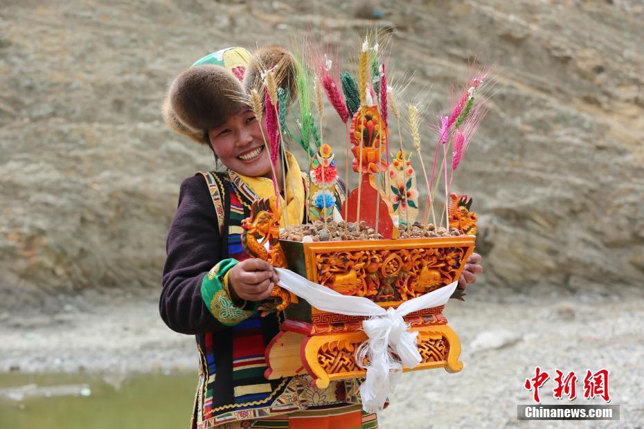 藏歷新年 西藏“吐蕃故里”上演古老傳統體育“鬧”新年