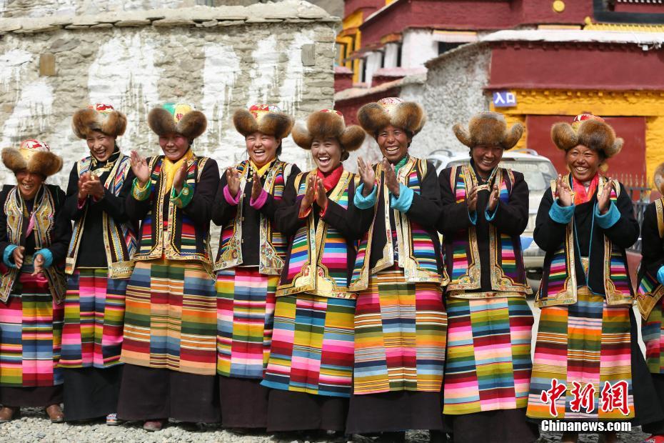 藏歷新年 西藏“吐蕃故里”上演古老傳統體育“鬧”新年