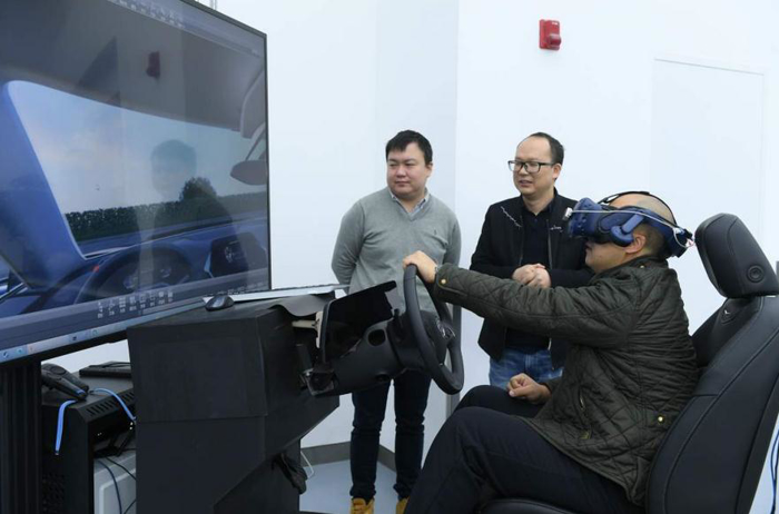 泛亞金橋園區于今年4月正式投入使用，聚焦于未來前瞻設計、造型及工程研發能力的提升，擁有前瞻及造型設計開發、軟件中心、前期架構開發、縮比模型風洞、電子電器開發等眾多關鍵研發設備。目前研發體系已形成1個泛亞，2個園區（金橋園區-工程協同、造型設計及軟件開發園區；唐鎮園區-整車及子系統、零部件開發驗證園區），3個分中心（沈陽、煙臺、武漢），4個試驗基地（廣德試車場、黑河寒區試驗基地、吐魯番熱區試驗基地和格爾木高原試驗基地）的布局。