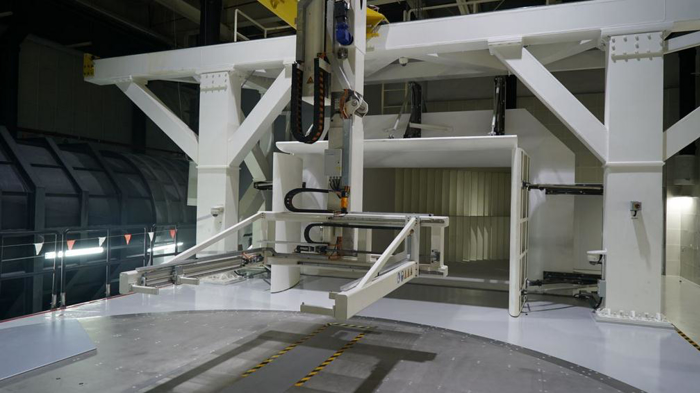 泛亞金橋園區于今年4月正式投入使用，聚焦于未來前瞻設計、造型及工程研發能力的提升，擁有前瞻及造型設計開發、軟件中心、前期架構開發、縮比模型風洞、電子電器開發等眾多關鍵研發設備。目前研發體系已形成1個泛亞，2個園區（金橋園區-工程協同、造型設計及軟件開發園區；唐鎮園區-整車及子系統、零部件開發驗證園區），3個分中心（沈陽、煙臺、武漢），4個試驗基地（廣德試車場、黑河寒區試驗基地、吐魯番熱區試驗基地和格爾木高原試驗基地）的布局。